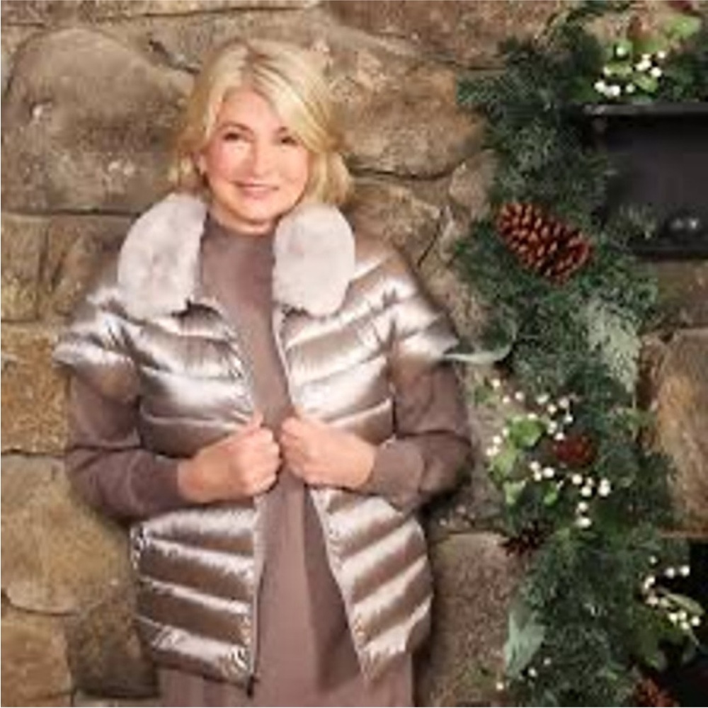 Martha Stewart NWT XS toasted taupe short sleeve Puffer Jacket Faux Fur Collar